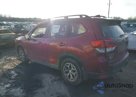2023 Subaru Forester Premium z USA, uszkodzony, nr VIN JF2SKAEC9PH498935